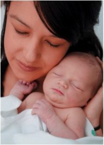 Should newborns with opioid withdrawal be kept together with their mothers?